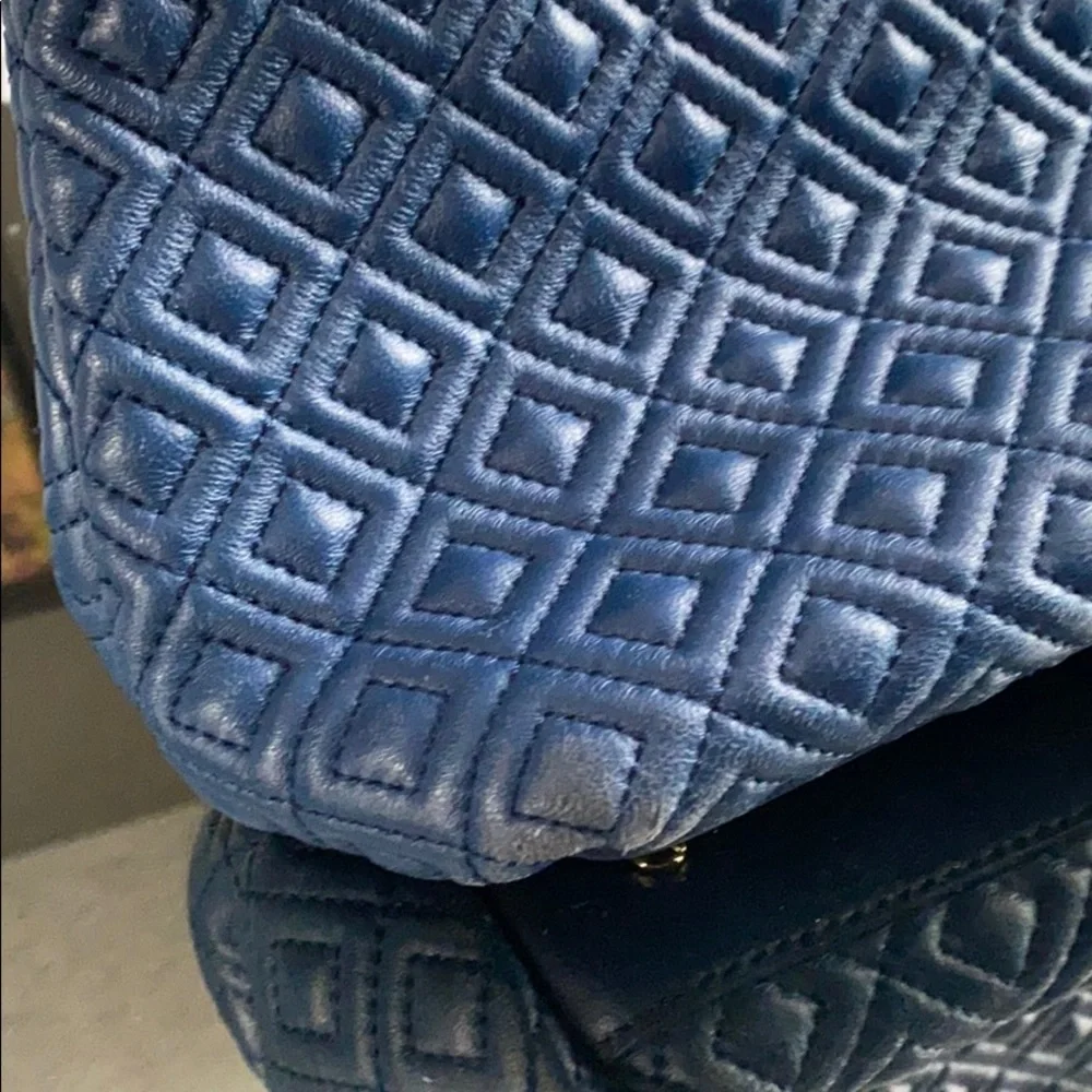 Tory Burch Quilted Diamond Tote - Navy Blue